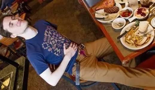 饭后切忌马上松皮带 广州东大肛肠医院评价